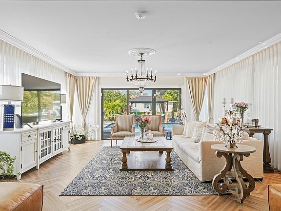 2nd image of 1625 Daytonia Rd