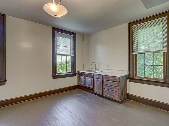 5th image of 111 Gage St #2