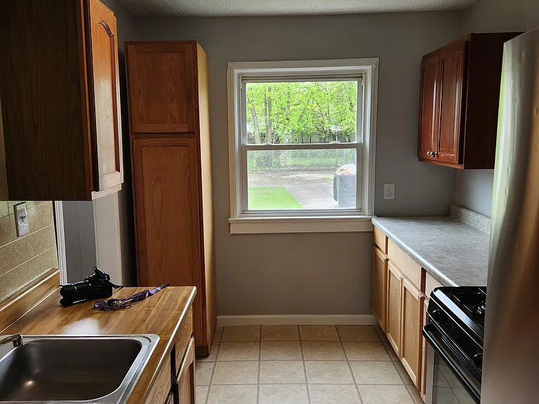 13315 Puritas Ave — Photo 3