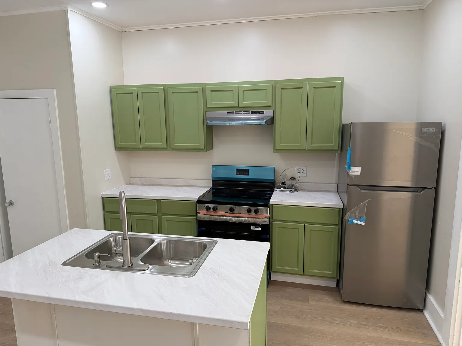 1 bed, 700 sqft, $1,250 — Photo 3