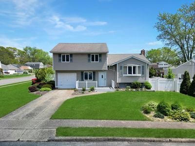 1 Katie Court, Lake Grove, NY, 11755