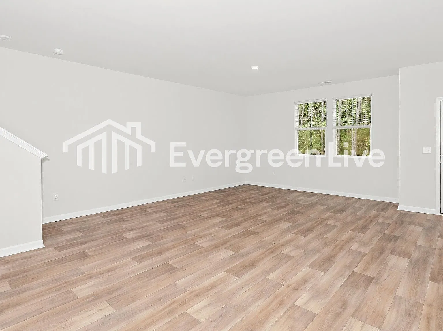 3 bed, 2.5 bath, 1905 sqft, $1,850 — Photo 3