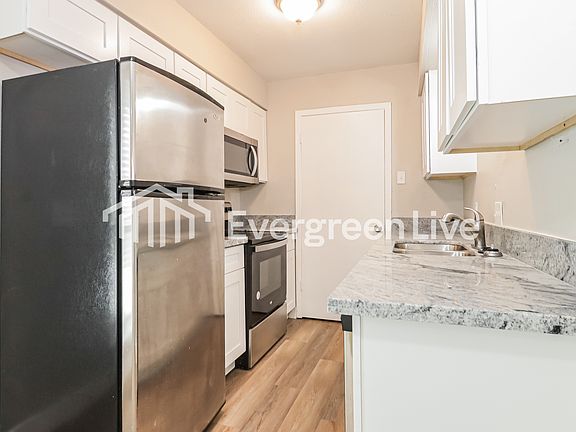 5th image of 816 Jack St