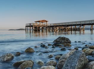 5160 Davis Bay Rd #105, Sechelt, BC V7Z0H3