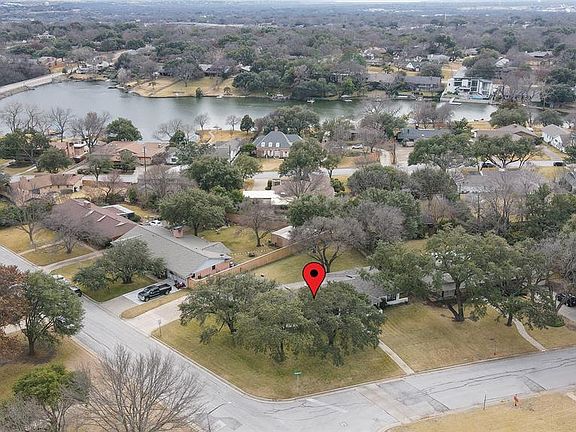 2nd image of 3944 Floyd Dr
