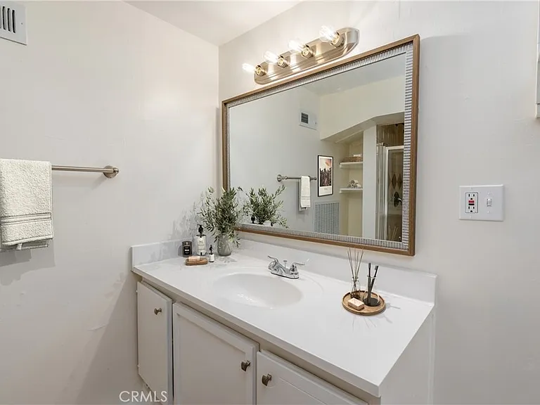 515 1/2 S Walnut Ave #1/2 — Photo 7