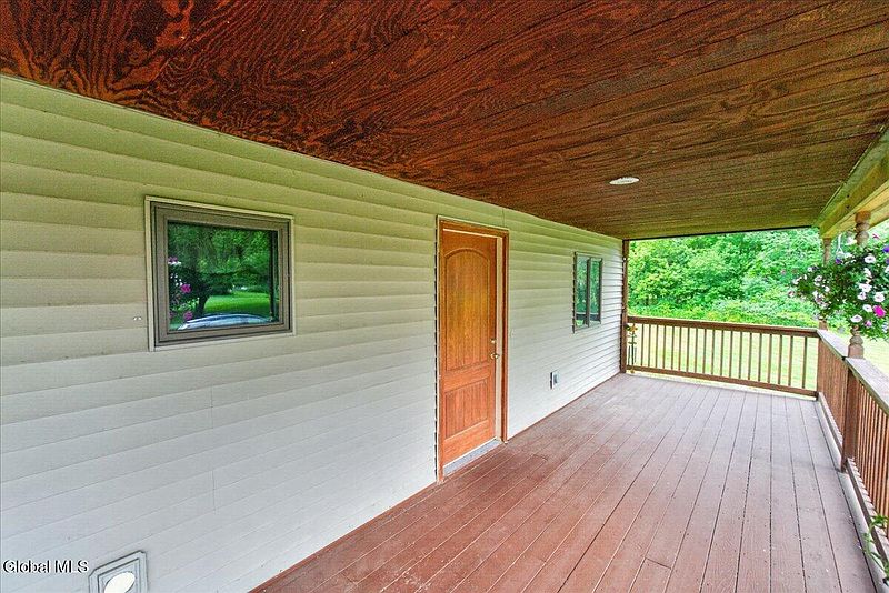 4th image of 1164 Creek Road