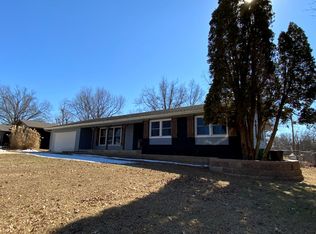 822 Richards Dr, Mountain Grove, MO 65711