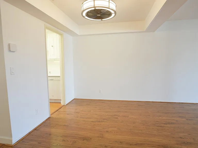 5493 Cribari Bnd — Photo 6