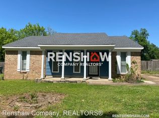 3976 Twin Lakes Dr, Memphis, TN 38128