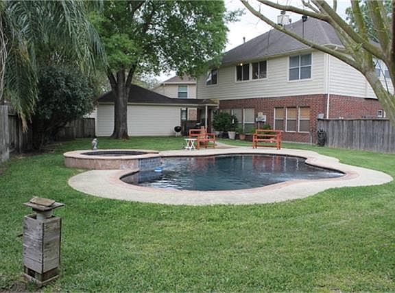 3rd image of 3602 Landon Park Dr