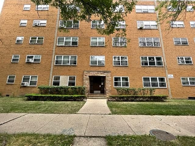 1st image of 6121 N Damen Ave #4
