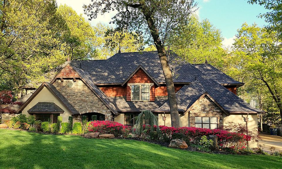 Exquisite home and lot