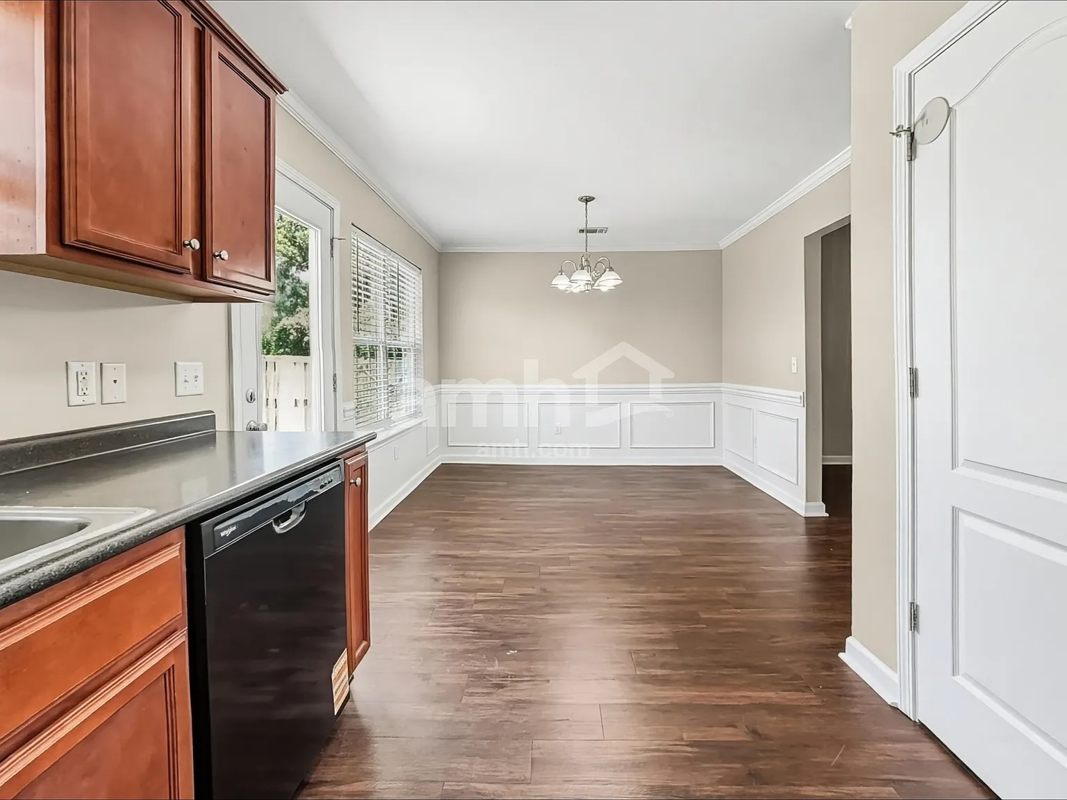 4 bed, 2.5 bath, 1433 sqft, $2,115 — Photo 4