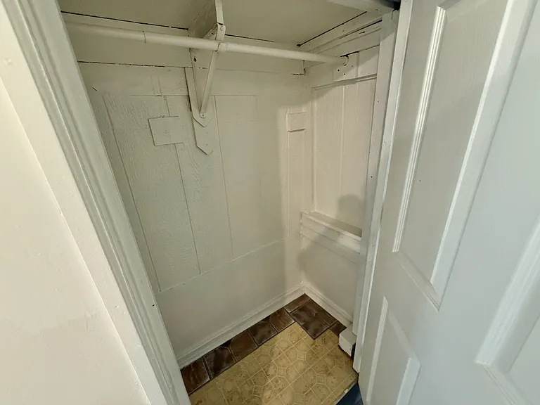 305 Beard St — Photo 18