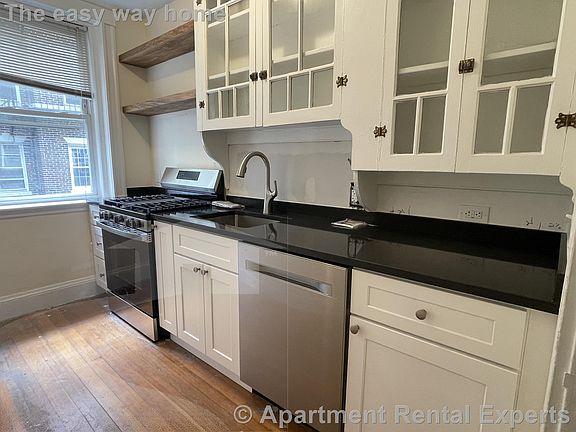 2nd image of 11 Ellery St APT 10