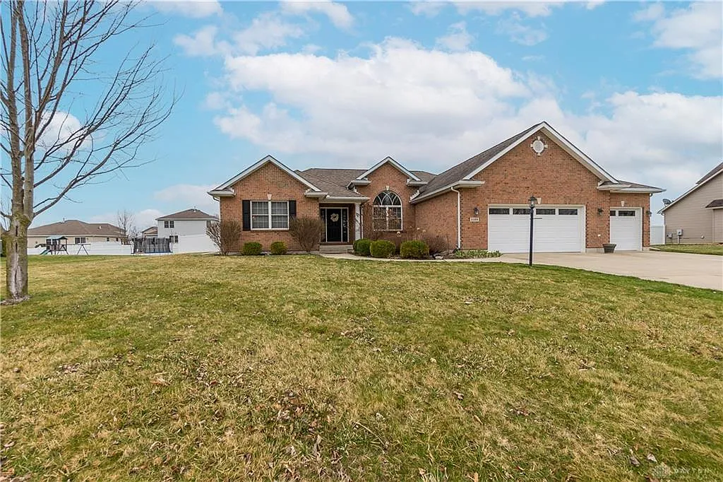 1129 Arbor Ln photo 1