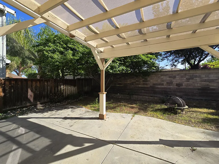 626 W La Canada Ave — Photo 26