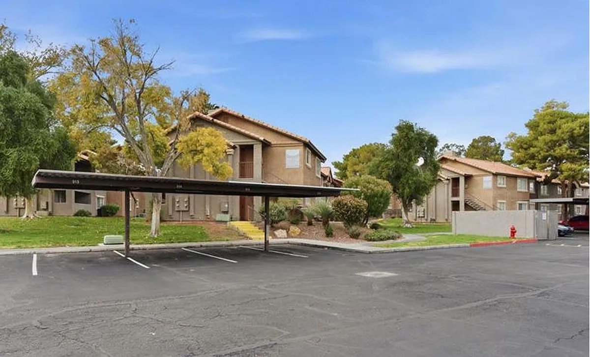Building Photo - 2750 S Durango Dr #1064
