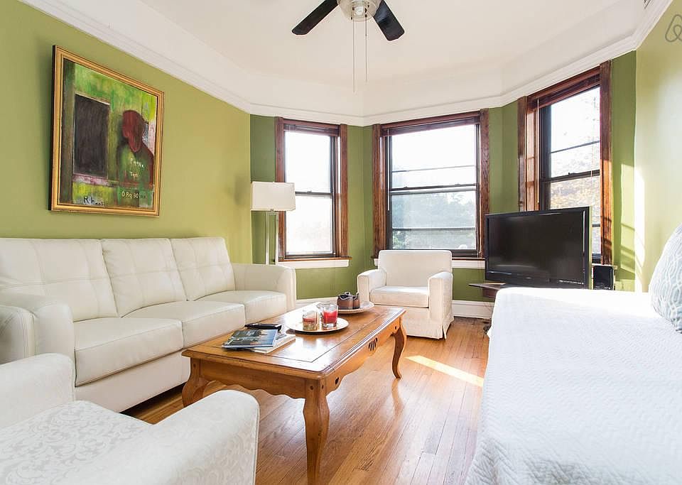 Living-room with additional bed