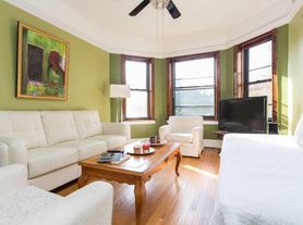 1436 W Argyle St, Chicago, IL
