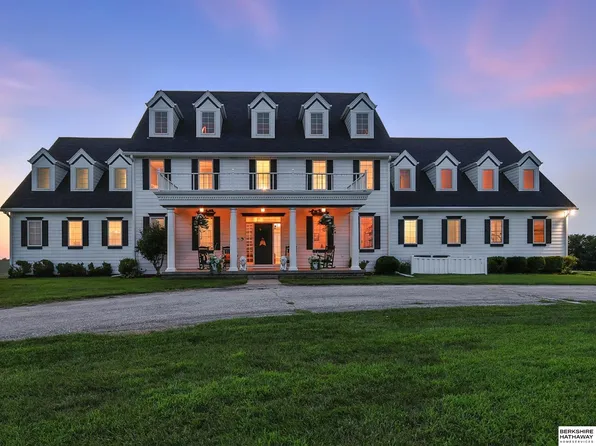 9116 N 180th St, Bennington, NE 68007