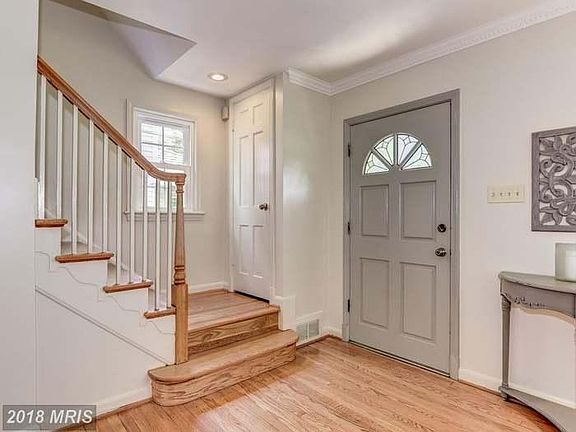 3rd image of 4719 Davenport St NW
