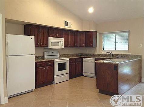 5th image of 504 Rosewood Ln