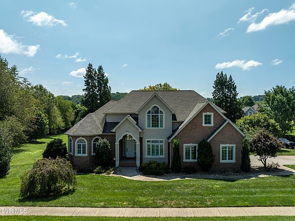 3rd image of 106 Countryside Dr