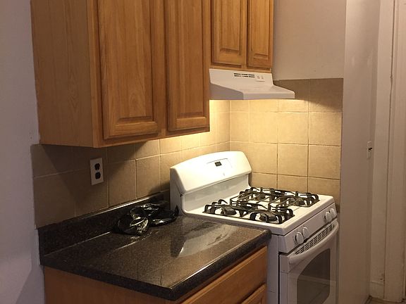 4th image of 495 Van Cortlandt Park Ave #20