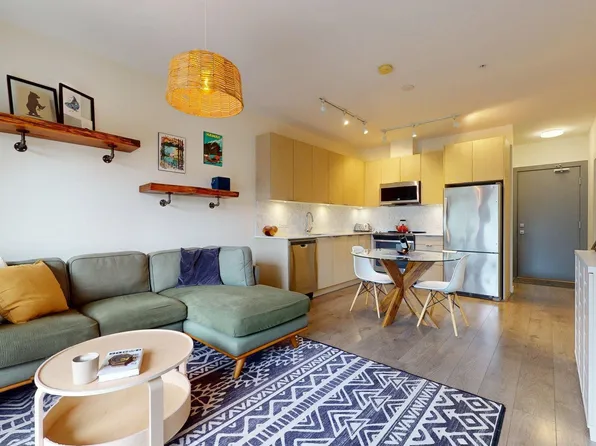 1150 Bailey St #303, Squamish, BC V8B 0R4