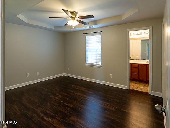 5th image of 306 Reid Ct N