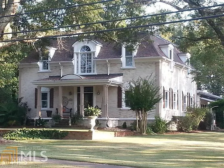 517 Forsyth St photo 1