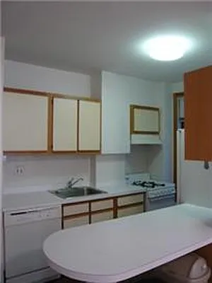 Rented by Veracity NYC LLC | media 11