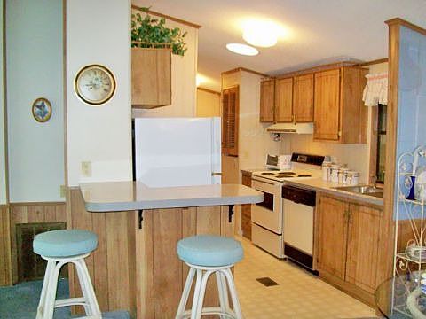 2nd image of 208 Johnathans Cay