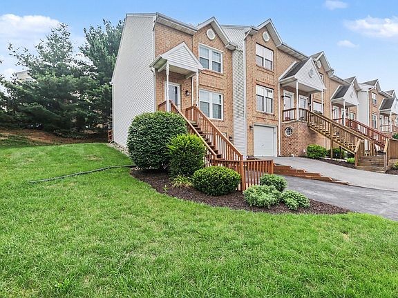 3rd image of 2165 Saint Clair Ct