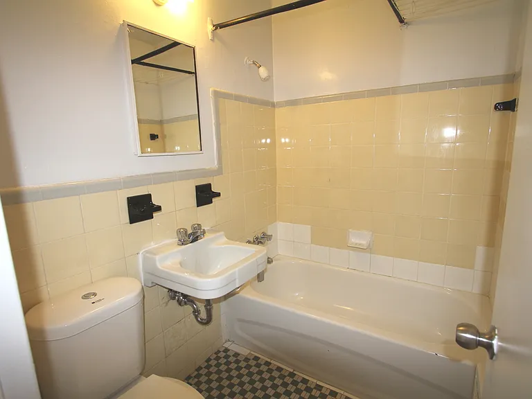 1307 Wilson Ave #1303 — Photo 14