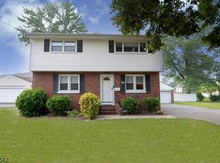 715 Evans St, Paramus, NJ 07652