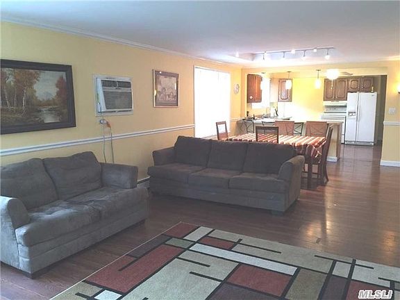 3rd image of 282 Litchfield Ave