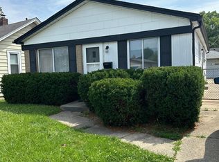 28822 Essex St, Roseville, MI 48066