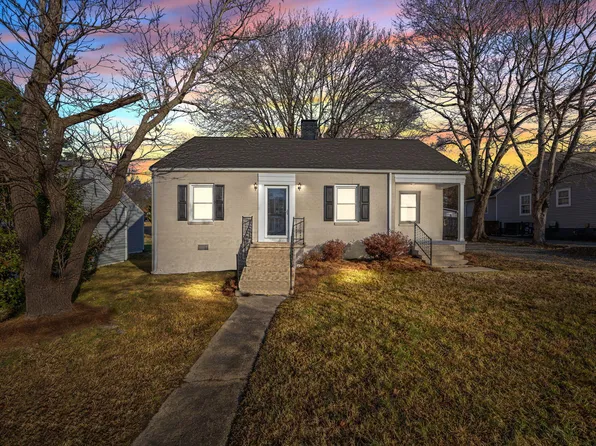 311 W Gilbreath St, Graham, NC 27253