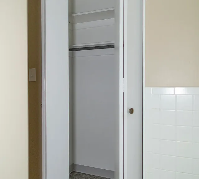 Kent Apartments — Photo 22