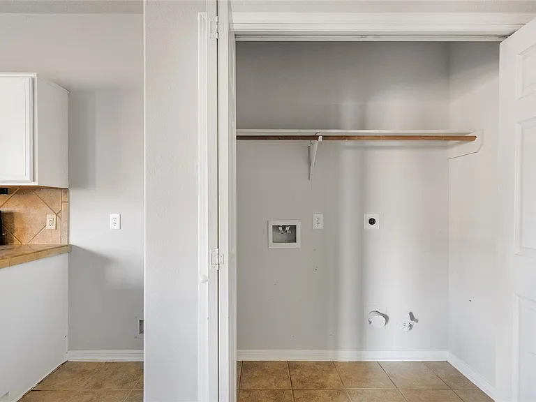 15410 Fir Woods Ln — Photo 12
