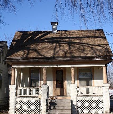 2nd image of 1324 Claremont St