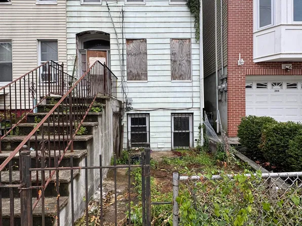 288 Whiton St, Jersey City, NJ 07304
