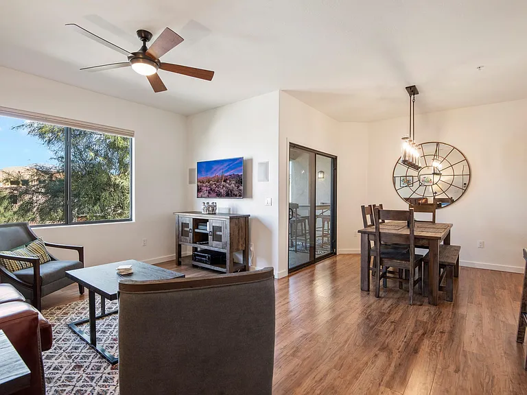 2550 E River Rd #13306 — Photo 4