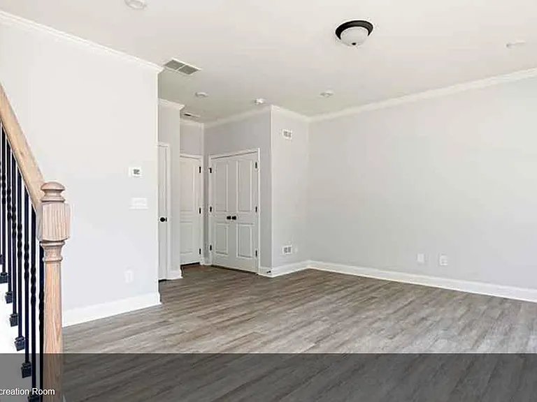 813 Cameron Trl — Photo 19