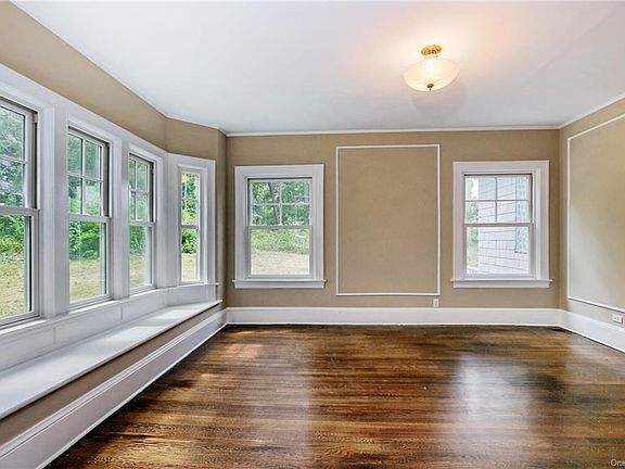 4th image of 57 Hillcrest Ave