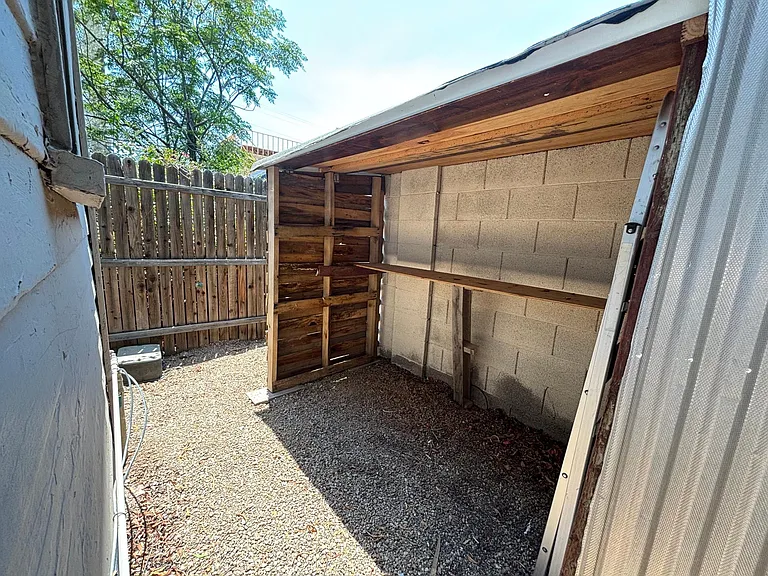 1110 W Roosevelt St — Photo 42