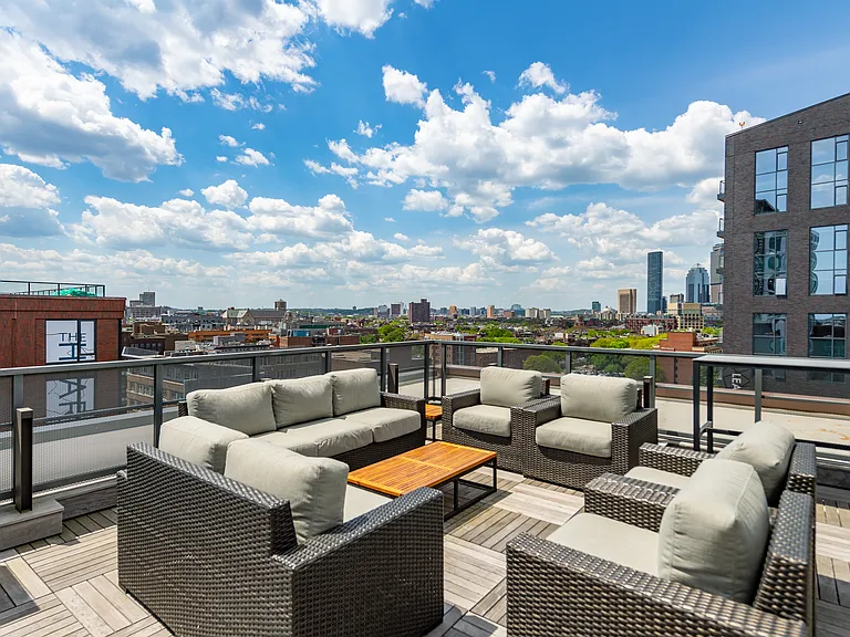 32 Traveler St #Penthouse 8 — Photo 23